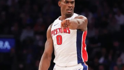 NBA-杜伦全场10投3中，得到8分9篮板1助攻5封盖6犯离场