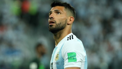 球员交易-西媒：阿圭罗在业余比赛中肌腱断裂，需要接受手术